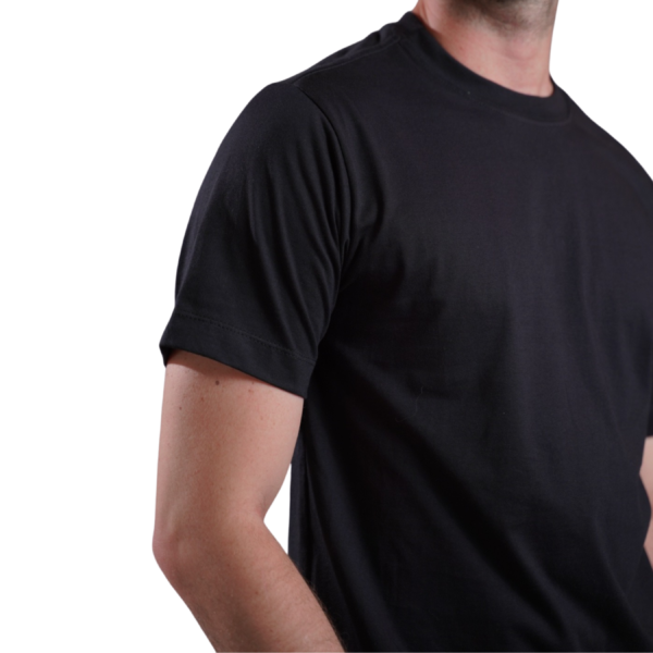 16 Camiseta Silueta Essential 200gr – 100% Algodón Peruano