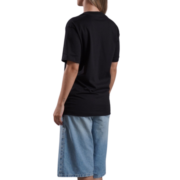 18 Camiseta Silueta Essential 200gr – 100% Algodón Peruano – Negro