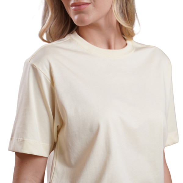 30 Camiseta Silueta Essential 200gr – 100% Algodón Peruano – Vainilla